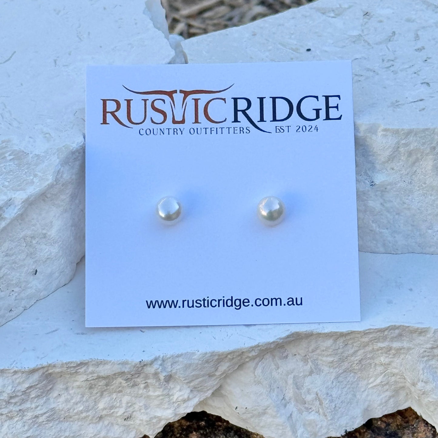 Pearl studs